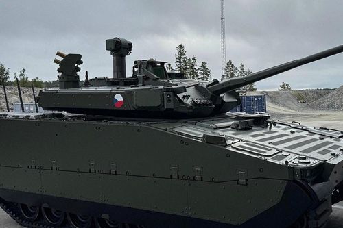 Cộng hòa Séc sản xuất 20 xe chiến đấu bộ binh CV90 mỗi tháng