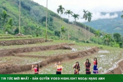 Sơn Tây Thượng: Mùa nước đổ trầm mặc trên ruộng bậc thang