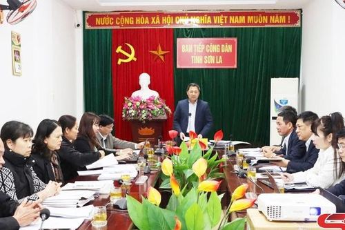 Đồng chí Chủ tịch UBND tỉnh tiếp công dân định kỳ tháng 12