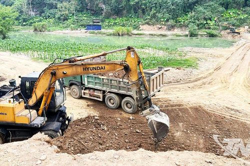 'Tăng tốc' thi công, giải ngân các công trình