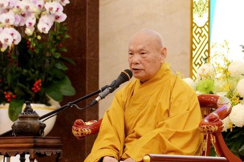 Trưởng lão Hòa thượng Thích Thiện Nhơn sách tấn tại Tuần huân tu và Khóa bồi dưỡng trụ trì của GHPGVN TP.HCM
