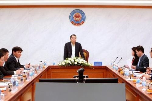 Tiếp tục khẳng định đơn vị nòng cốt trong tham mưu, thực hiện chính sách thuế, phí và lệ phí