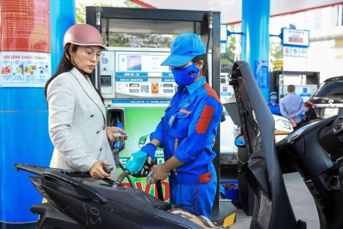 Từ 15h chiều 25/12, giá xăng dầu tiếp tục giảm mạnh từ 219 đồng/lít - 523 đồng/lít