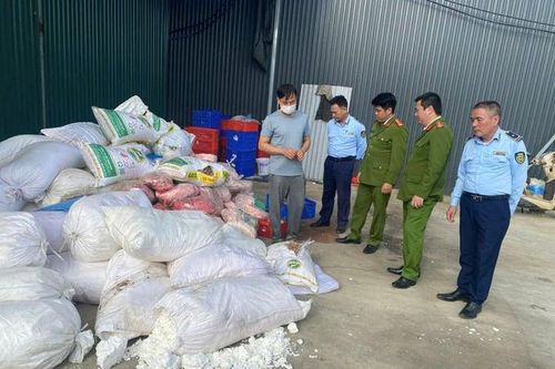 Ninh Bình phát hiện, xử lý hơn 2 tấn thực phẩm không hóa đơn