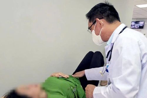 Bộ Y tế: Điều tra vụ gần 100 người nghi ngộ độc sau ăn bánh mì ở TP. Hồ Chí Minh