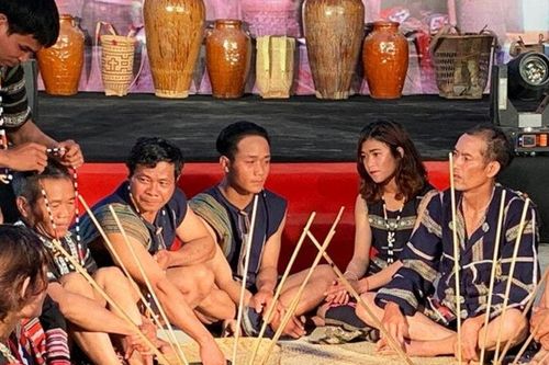 Bảo tồn tri thức bản địa để giữ bản sắc dân tộc