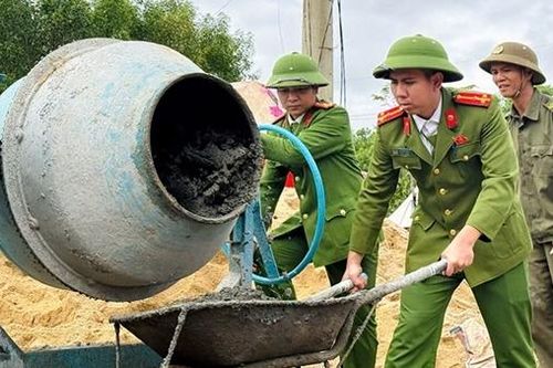 Khẩn trương giúp dân đón Tết trong những ngôi nhà mới