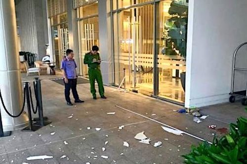 Một khách nước ngoài rơi từ tầng 15 sau khi thua tiền tại sòng bạc Hoiana