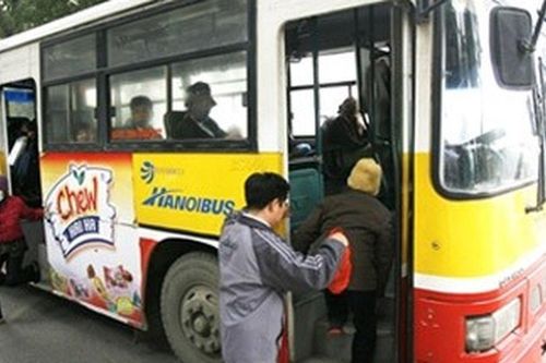 Không bố trí chỗ ngồi ưu tiên cho người cao tuổi sẽ bị phạt 200.000 đồng, cụ thể thế nào?