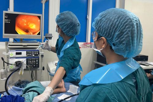 Bé 6 tuổi mắc 4 khối polyp đại tràng