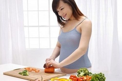 Uống vitamin và khoáng chất vào thời điểm nào là tốt nhất cho phụ nữ mang thai?
