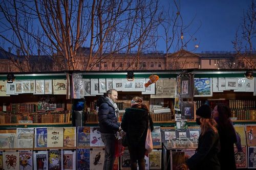 Sức sống của chợ sách 475 năm tuổi ở Paris trong thế giới số