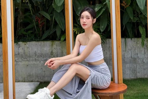Hạ Vũ Hòa bị tẩy chay vì lộ video ngoại tình