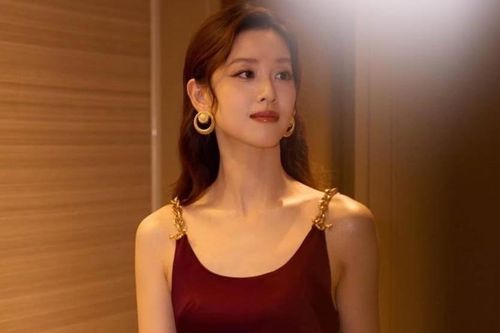 'Hot girl trà sữa' sau 15 năm nổi tiếng