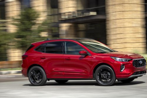 Ford Escape bị khai tử, đại lý Mỹ kêu trời