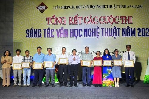 Trao giải Cuộc thi sáng tác Văn học nghệ thuật tỉnh An Giang 2025