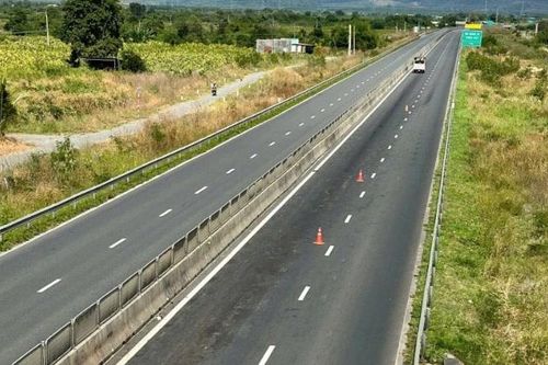 Điều tra vụ tai nạn trên cao tốc Vĩnh Hảo-Phan Thiết với vết máu kéo dài