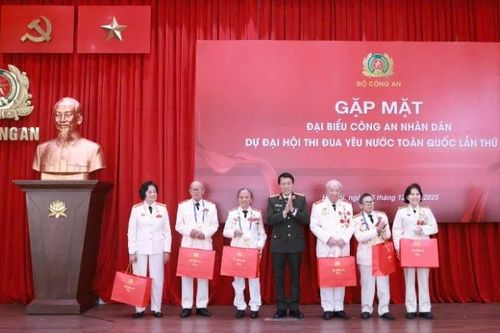 Xứng đáng là những tấm gương tiêu biểu 'người tốt, việc tốt' của lực lượng Công an nhân dân