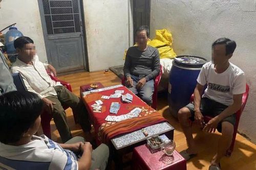 Khởi tố 'bác thằng bần'