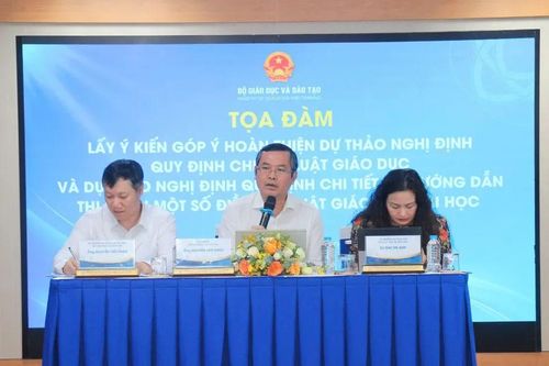 Tranh luận về tên gọi của các cơ sở giáo dục đại học