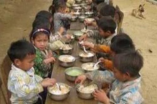 Học sinh các xã biên giới được Nhà nước hỗ trợ bữa ăn trưa