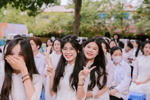 Tư vấn hướng nghiệp cho học sinh: Đừng 'trăm sự nhờ thầy cô'