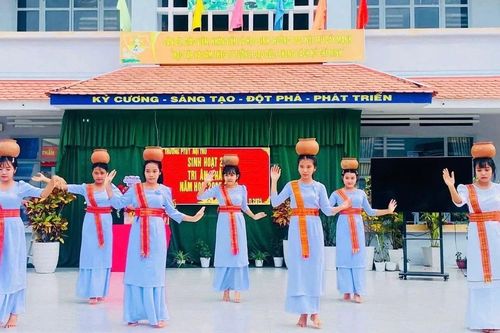 Giữ lửa văn hóa nơi mái trường nội trú ở Lâm Đồng