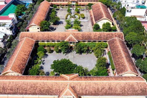 Chuyện về ngôi trường trăm tuổi ở xứ Tây Đô