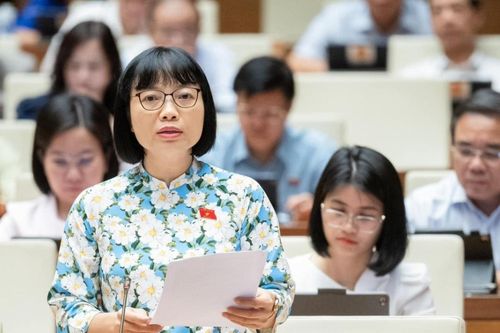Đặt con người ở trung tâm phát triển bền vững