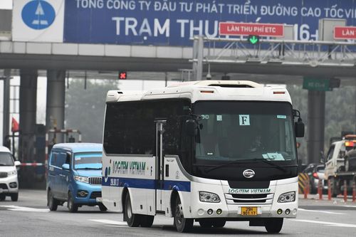 Ngoài các xe ưu tiên, những phương tiện nào được miễn phí khi đi qua trạm BOT?