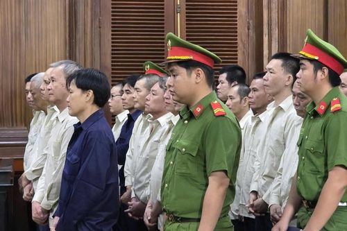Chủ mưu vụ buôn lậu hơn 1,7 triệu lít dầu bị tuyên phạt 13 năm tù