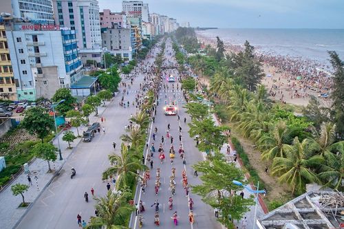 Sầm Sơn bố trí nhiều điểm tắm tráng và trông giữ xe miễn phí cho du khách