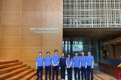 Chi đoàn VKSND khu vực 4, TP Đà Nẵng tổ chức 'Hành trình về địa chỉ đỏ'