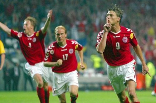Kịch bản 2-2 tại EURO 2004: Nỗi đau và sự nghi kỵ bóng đá Ý