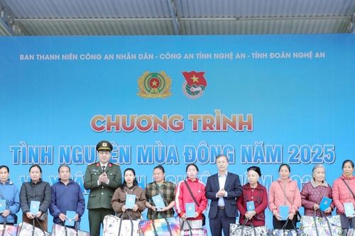 Hơn 1 tỷ đồng hỗ trợ người dân xã Tương Dương tại Chương trình 'Tình nguyện mùa Đông năm 2025 - Xuân tình nguyện năm 2026'