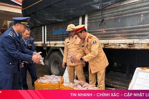 Hà Tĩnh: Phát hiện 200kg bắp giò heo không nguồn gốc trên xe tải