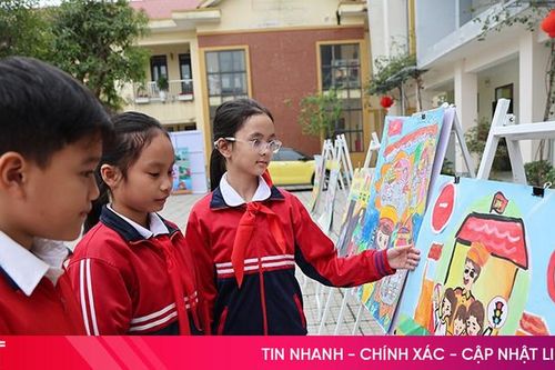 Giao lưu giáo dục kỹ năng tham gia giao thông an toàn cấp tiểu học