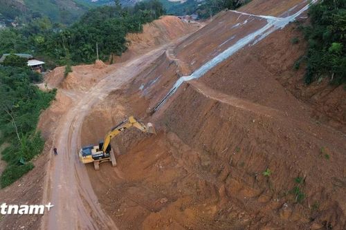Bốn đoạn tuyến đường Hồ Chí Minh được gia hạn hoàn thành sang năm 2026