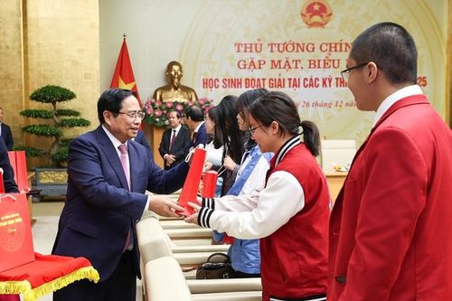 Thủ tướng gặp mặt, biểu dương học sinh đoạt giải các kỳ thi quốc tế