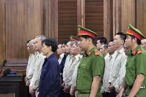 13 năm tù cho ông chủ Saigon Transco trong vụ buôn lậu 1,7 triệu lít dầu