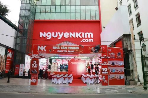 Vì sao Nguyễn Kim đánh mất 'ngai vàng' ngành điện máy?
