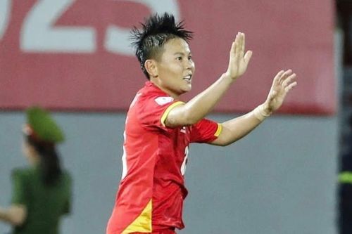 Bích Thùy đón tin vui khi nữ trọng tài Lào trả giá