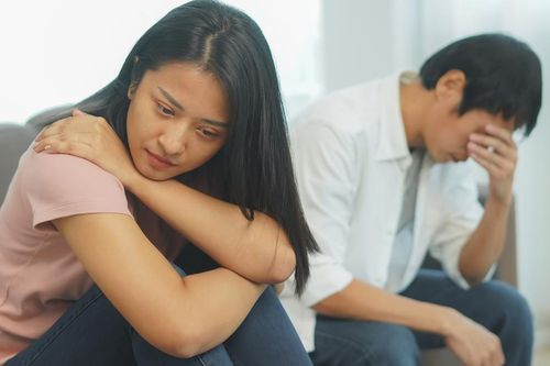 Kiệt sức vì đứa trẻ 35 tuổi trong lốt người chồng
