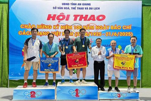 Pickleball càng chơi, càng cuốn hút