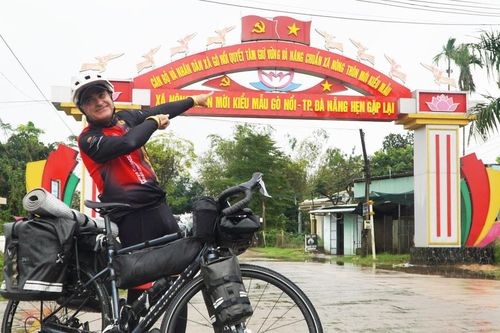 Xúc động hành trình 22.000km bằng xe đạp của Marino vì 'Gò Nổi không chìm'