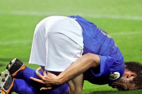 Euro 2004: Trận hòa 2-2 kinh điển và nỗi đau của bóng đá Ý