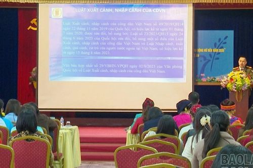 Tuyên truyền Luật Xuất cảnh, nhập cảnh cho trên 90 hội viên phụ nữ
