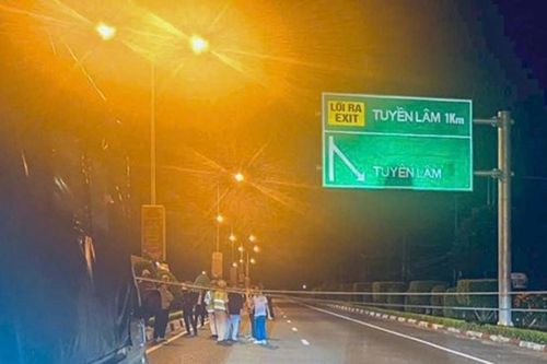 Dây điện rơi xuống cao tốc Liên Khương - Prenn gây ùn tắc