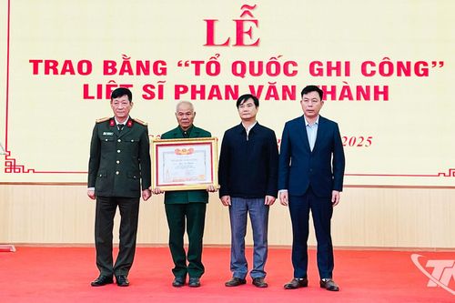 Lễ trao bằng Tổ quốc ghi công Liệt sĩ Phan Văn Thành