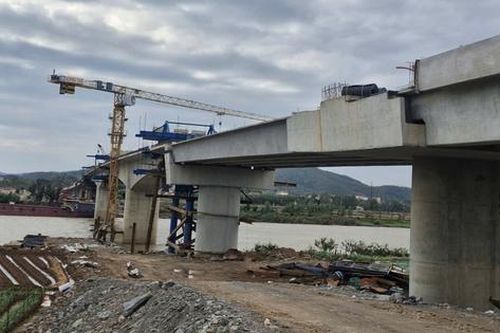 Bắc Ninh: Cầu Cẩm Lý khó về đích cuối năm 2025, kiến nghị giãn tiến độ đến giữa 2026
